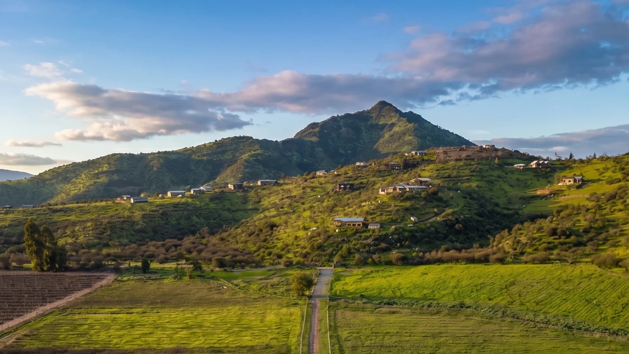 Terrenos y paisaje suburbano con potencial de crecimiento