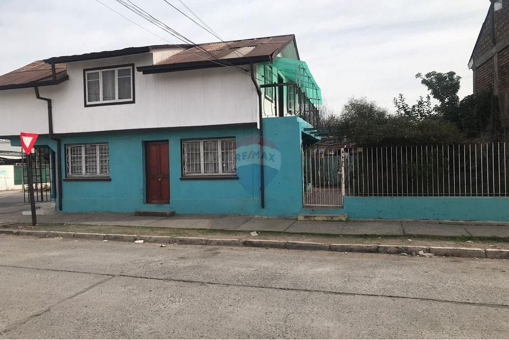 Casa con local comercial · Venta