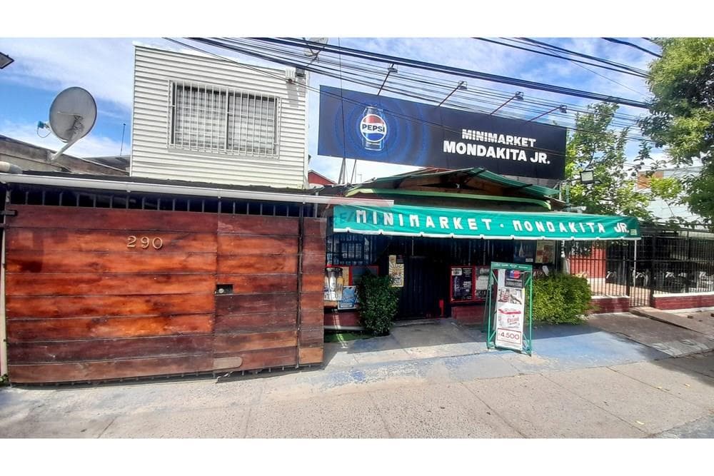 Casa con local comercial · Venta